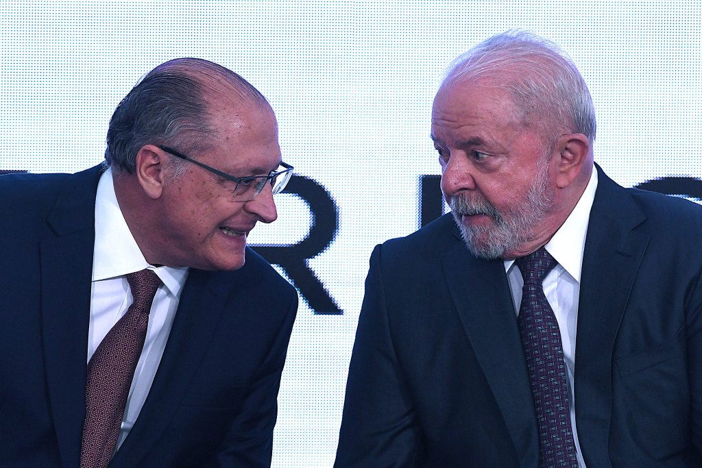 brasil-desafia-cenario-global:-crescimento-economico-apesar-de-selic-alta