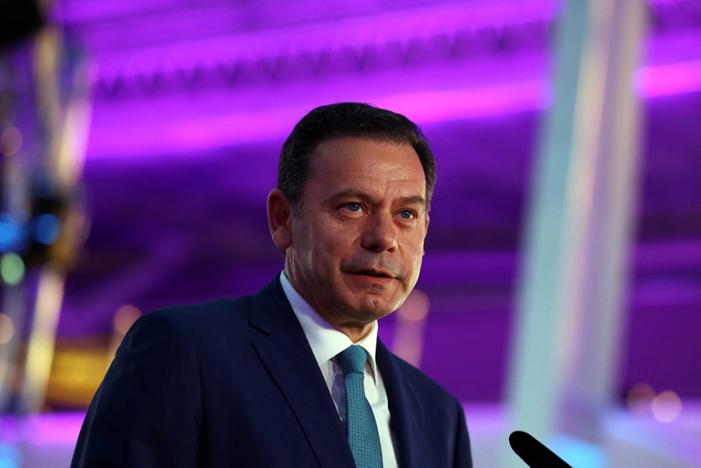 quem-e-luis-montenegro,-que-caiu-e-levantou-para-voltar-ao-poder-em-portugal