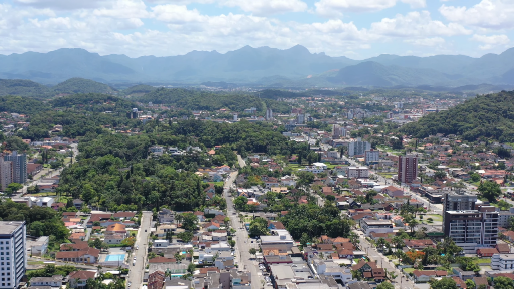 a-“manchester-catarinense”-esta-conquistando-brasileiros-com-tradicao-e-qualidade-de-vida