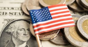eua:-tensao-comercial-pesa-nas-bolsas,-apesar-de-fala-de-powell