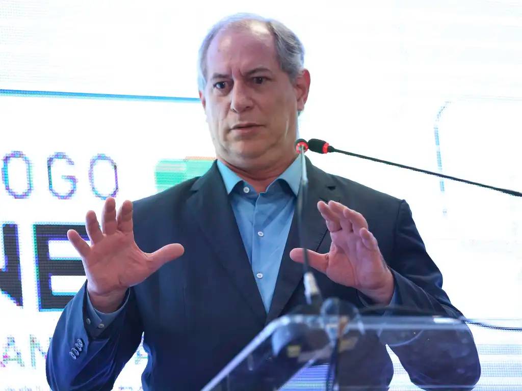 pl-suspende-alianca-com-ciro-gomes-apos-racha-na-familia-bolsonaro