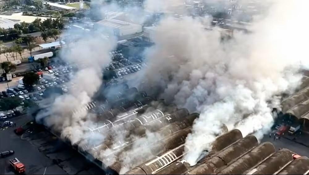 incendio-de-grandes-proporcoes-atinge-ceasa-no-rio-de-janeiro