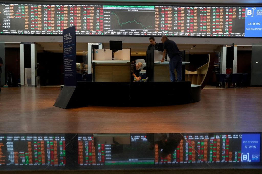 ibovespa-futuro-cai-na-contramao-do-exterior-apos-recorde-na-vespera