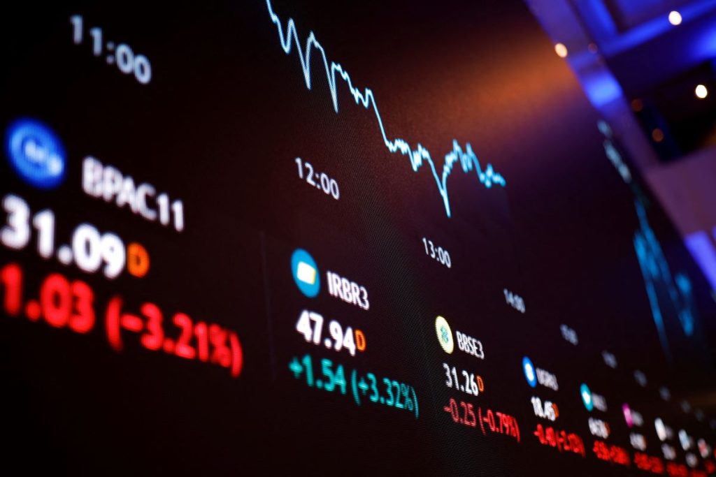 ibovespa-renova-recorde-em-busca-dos-162-mil-pontos,-apos-marca-inedita-na-vespera