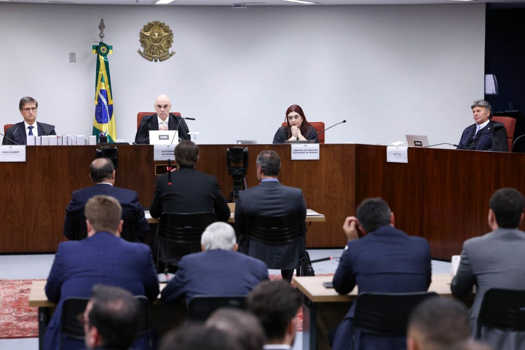 ministerio-da-justica-formaliza-demissao-de-ramagem-e-torres-apos-condenacao-no-stf
