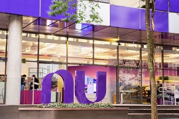 nubank-buscara-licenca-bancaria-no-brasil-em-2026-para-se-adequar-a-regra-do-bc