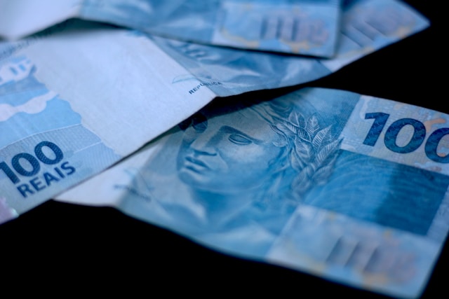 79%-dos-brasileiros-acreditam-que-economia-e-feita-para-favorecer-ricos,-diz-pesquisa
