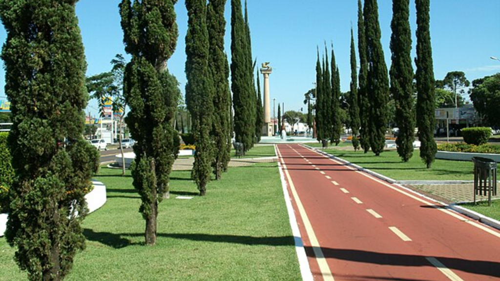 a-cidade-planejada-que-virou-potencia-do-oeste-e-surpreende-pela-qualidade-de-vida