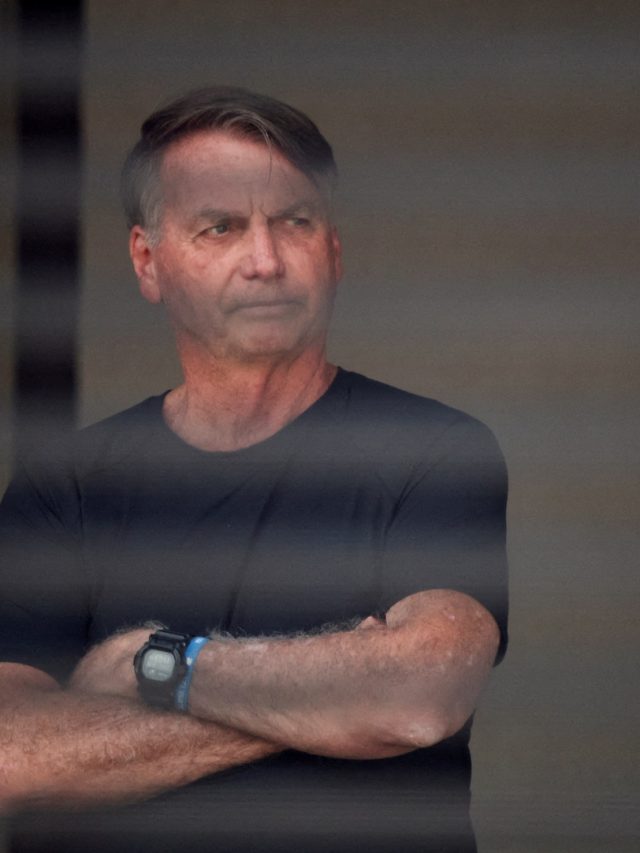 saida-de-cena-de-bolsonaro-tende-a-aprofundar-divergencias-na-direita,-diz-genta