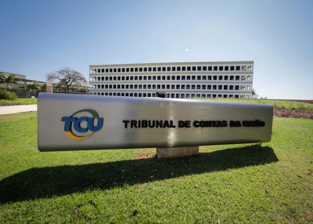 senado-aprova-penduricalho-para-auditor-do-tcu-e-salario-pode-chegar-a-r$-58,6-mil