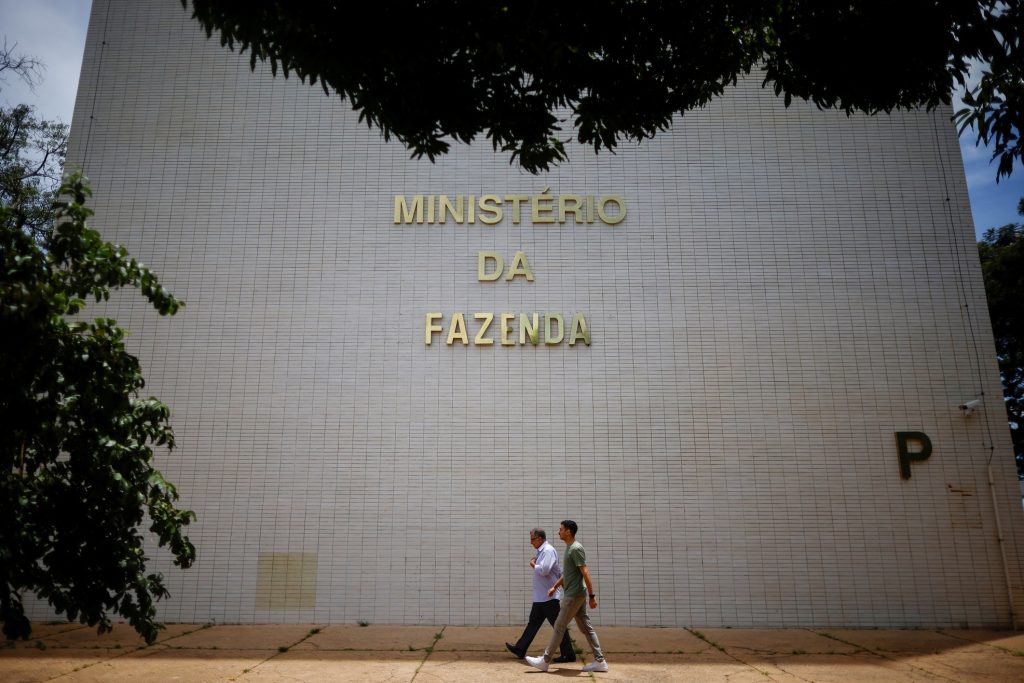 fazenda-ve-desaceleracao-da-atividade-e-mantem-previsao-de-desaquecimento-a-frente